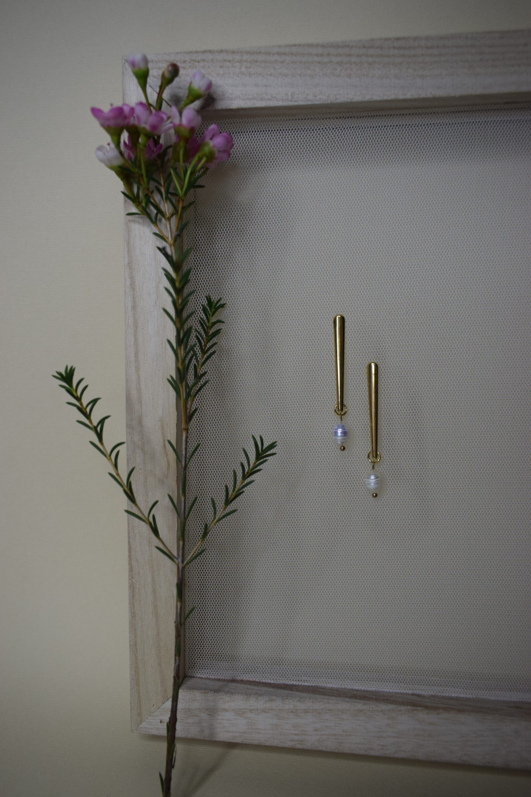 Lustrous Droplets Dangles