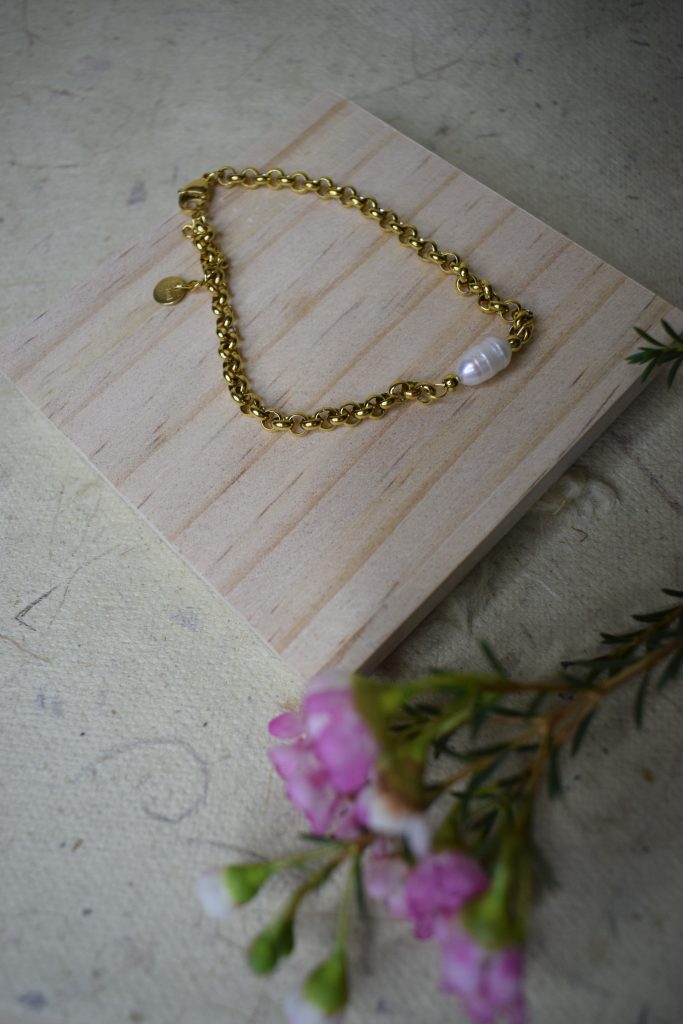 Pearl On Sleeve Bracelet